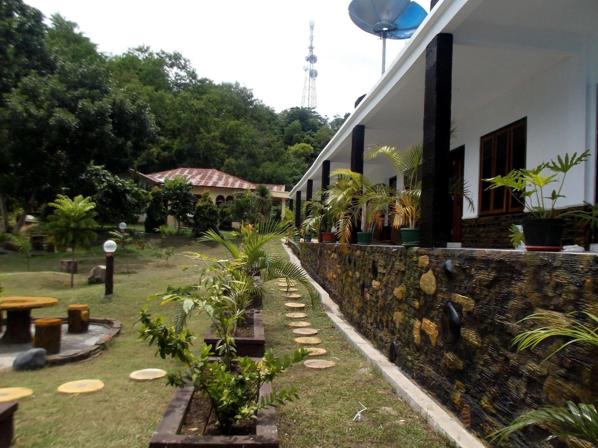 Green Prundi Hotel Labuan Bajo Dış mekan fotoğraf